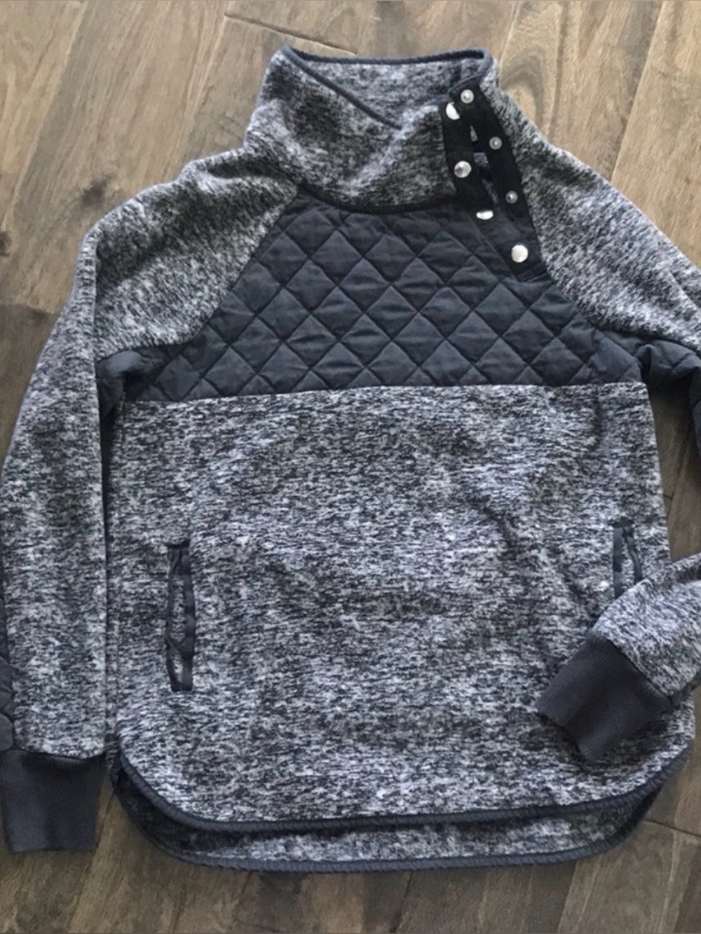 Abercrombie&Fitch• Snap neck Sherpa Sweatshirt • S - Picture 9 of 9